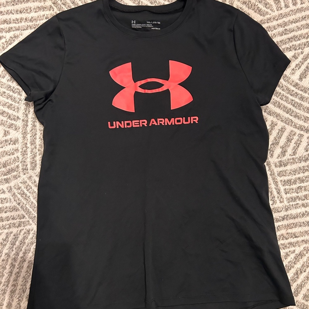 Under Armour Black and Pink Fitted Short Sleeve Tee